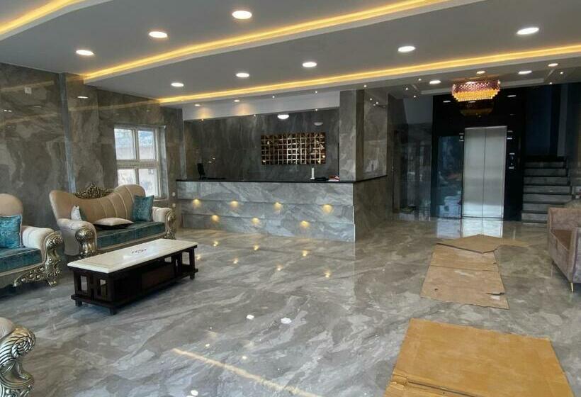 ホテル Sri Pranams Royal Grand