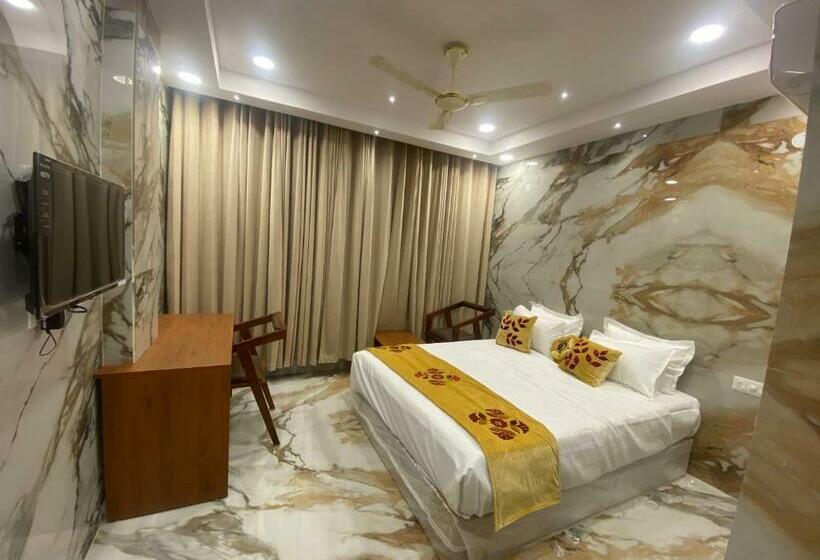 ホテル Sri Pranams Royal Grand