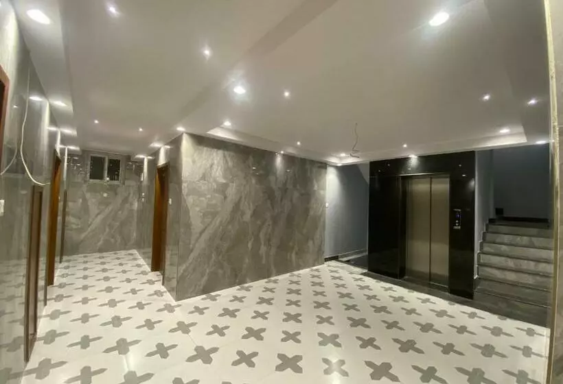 Hotelli Sri Pranams Royal Grand