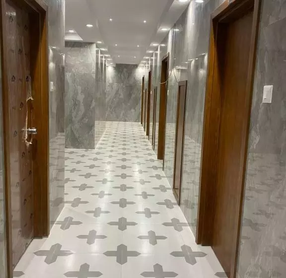 Hotelli Sri Pranams Royal Grand