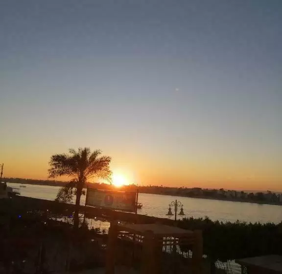 Mama Africa Apts & Studios