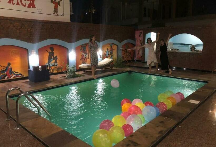 Mama Africa Apts & Studios