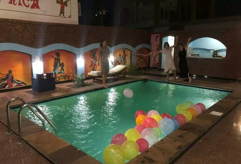 Mama Africa Apts & Studios