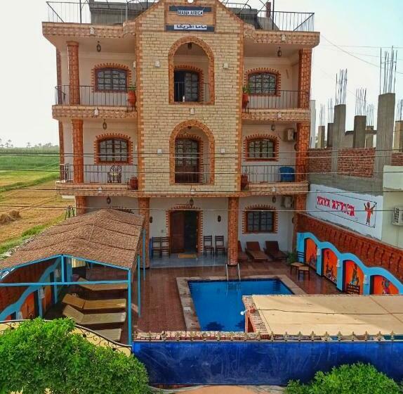 Mama Africa Apts & Studios