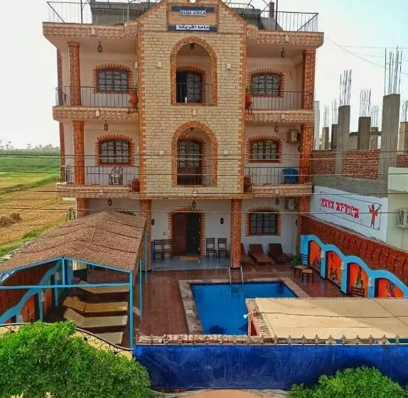 Mama Africa Apts & Studios