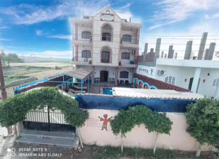 Mama Africa Apts & Studios