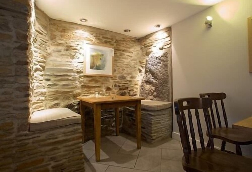 مبيت وإفطار The Anchor Inn