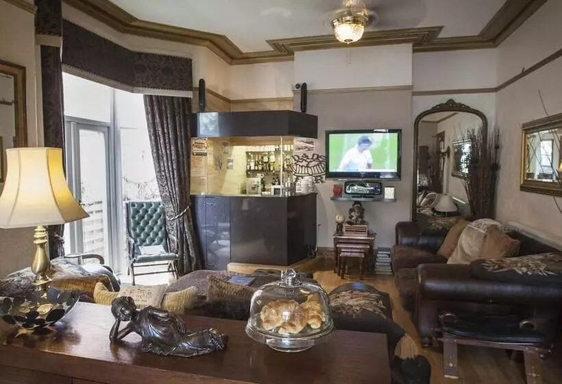 ベッドアンドブレックファースト The Leicester