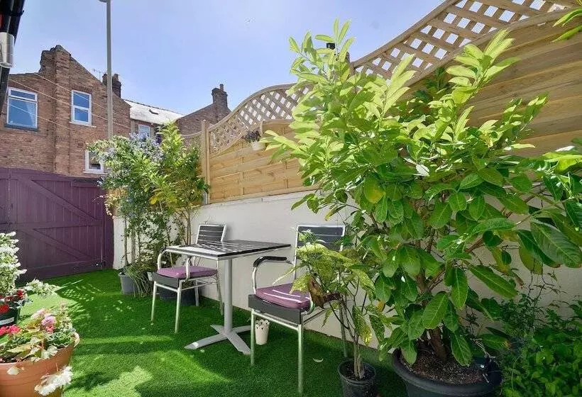 Bed and Breakfast North Bay Guest House