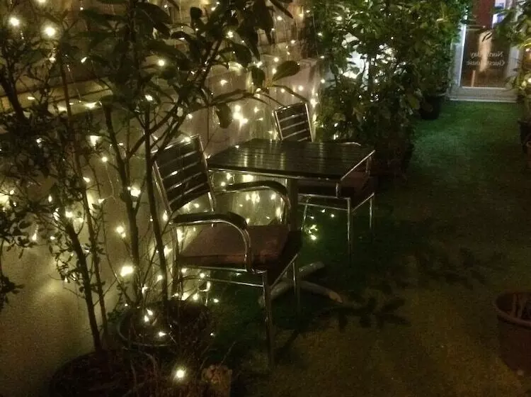 Bed and Breakfast North Bay Guest House