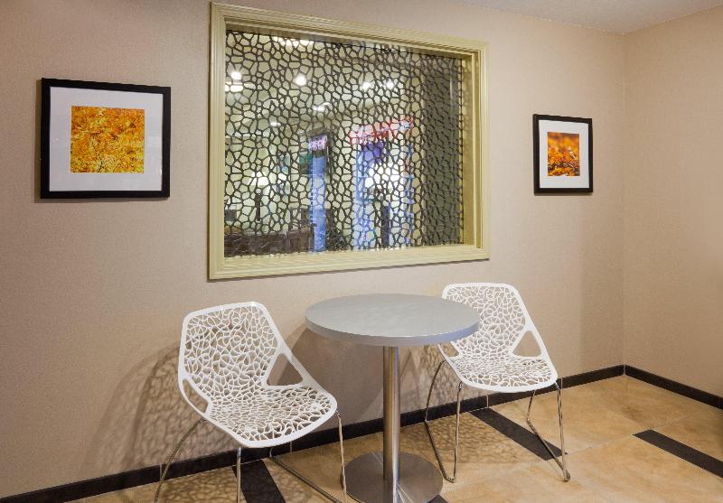 فندق Candlewood Suites Dickinson, An Ihg