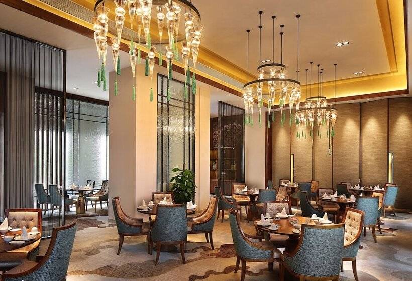 호텔 Crowne Plaza Resort Xishuangbanna Parkview By Ihg