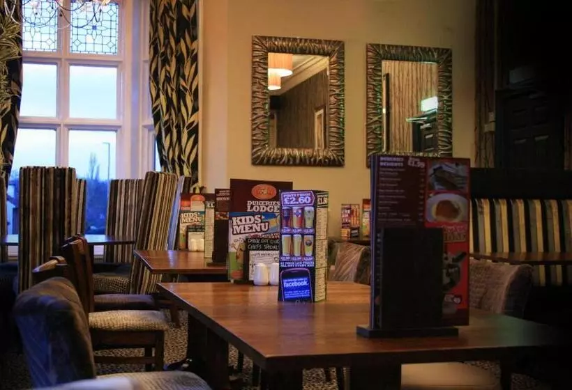 Отель The Dukeries Lodge, Edwinstowe, Nottinghamshire