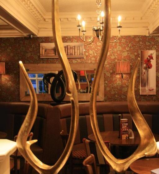 فندق The Dukeries Lodge, Edwinstowe, Nottinghamshire