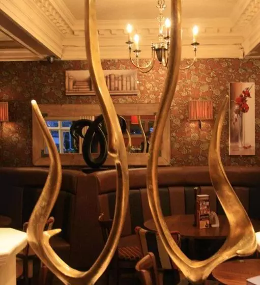 Отель The Dukeries Lodge, Edwinstowe, Nottinghamshire