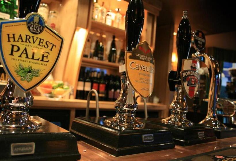 فندق The Dukeries Lodge, Edwinstowe, Nottinghamshire