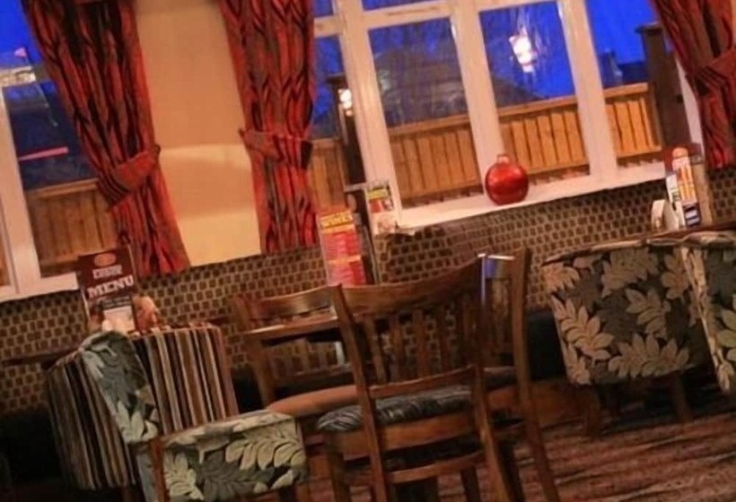 فندق The Dukeries Lodge, Edwinstowe, Nottinghamshire