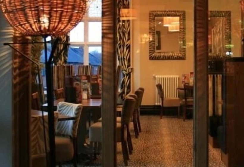 فندق The Dukeries Lodge, Edwinstowe, Nottinghamshire