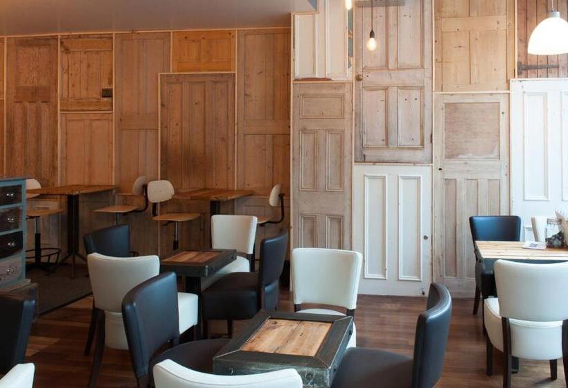 בית מלון כפרי Forty One