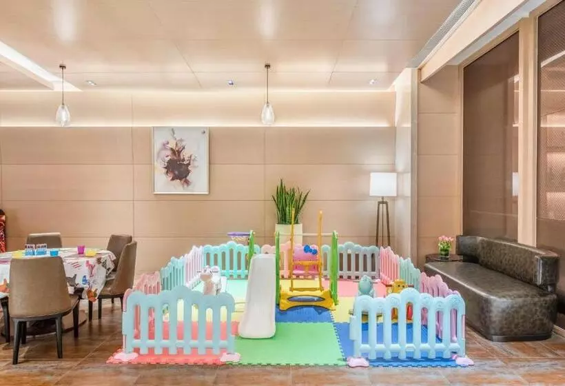 هتل Holiday Inn Chongqing University Town, An Ihg