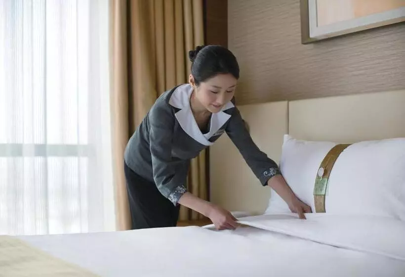 هتل Holiday Inn Chongqing University Town, An Ihg