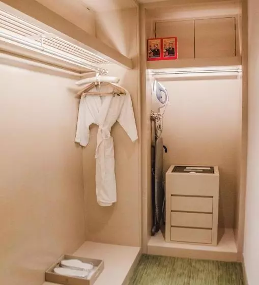 هتل Holiday Inn Chongqing University Town, An Ihg