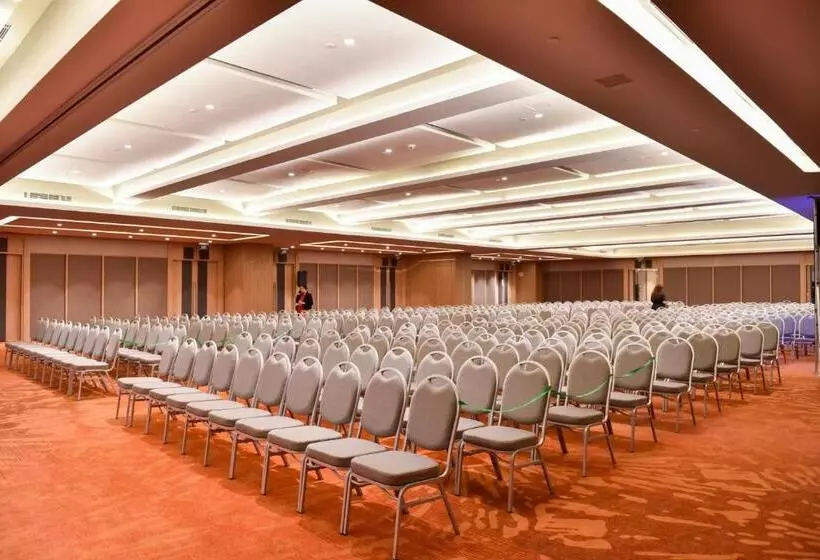 ホテル Holiday Inn & Suites Jakarta Gajah Mada, An Ihg