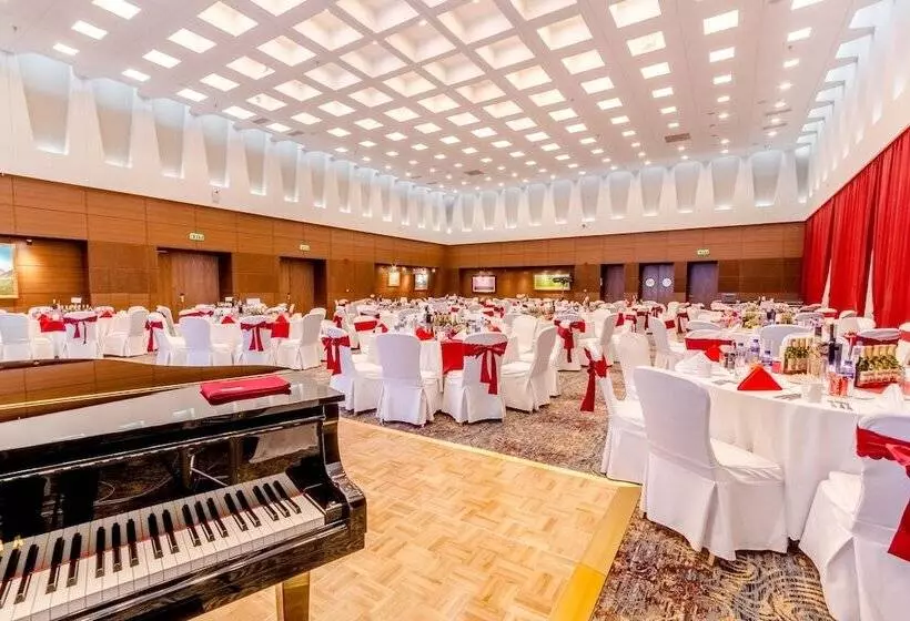 هتل Holiday Inn Ulaanbaatar, An Ihg