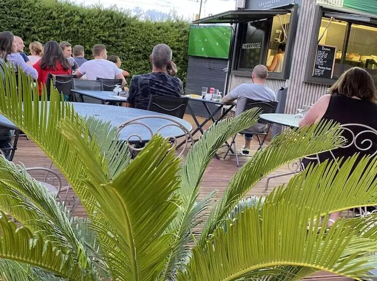 Отель Hôtel Des Moulins