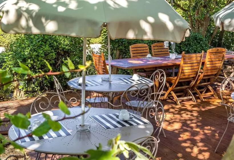 Отель Hôtel Des Moulins