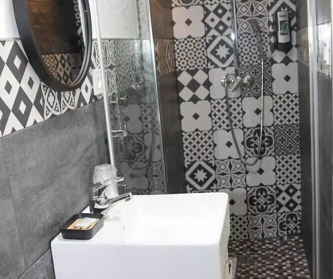 Отель Hôtel Des Moulins