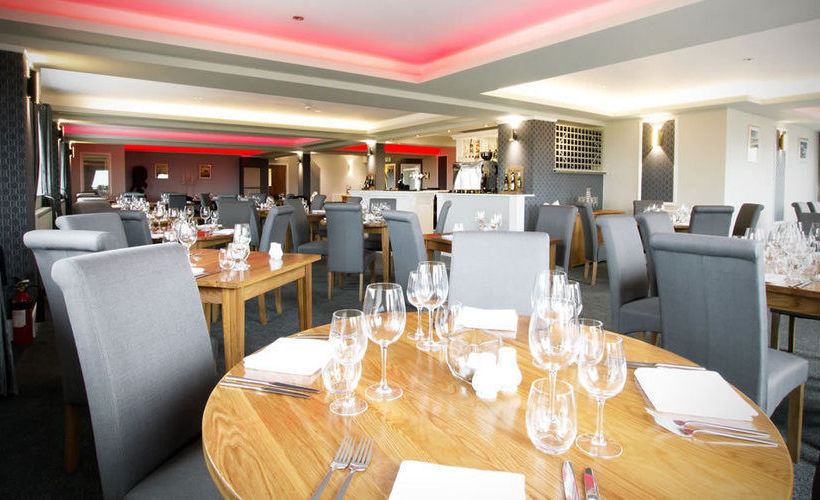 ホテル The Oak Royal