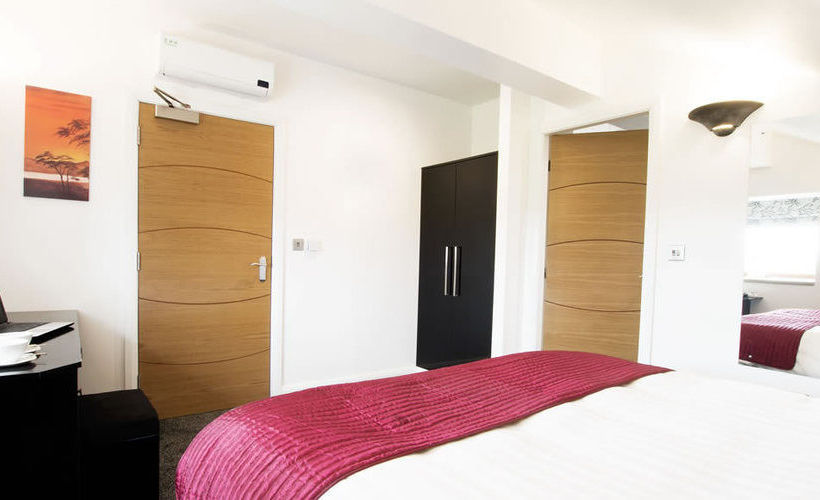 ホテル The Oak Royal