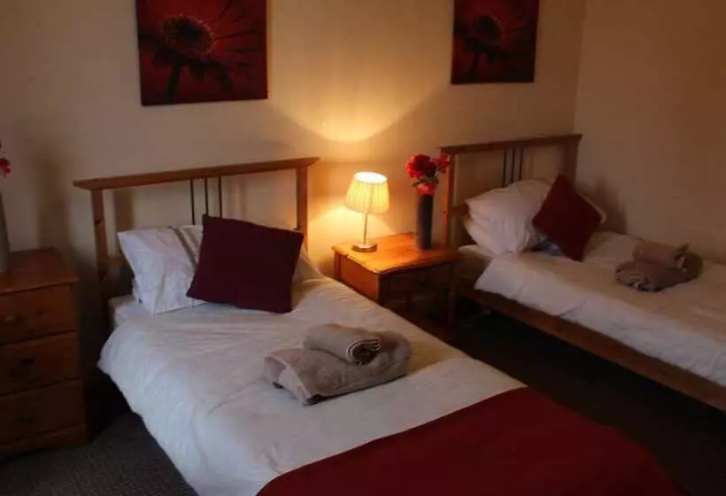 هتل The Avenue Restaurant At The Victoria Inn