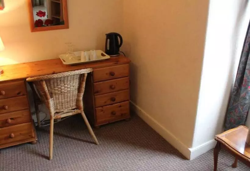 هتل The Avenue Restaurant At The Victoria Inn