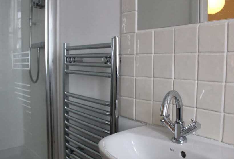 酒店 The Avenue Restaurant At The Victoria Inn