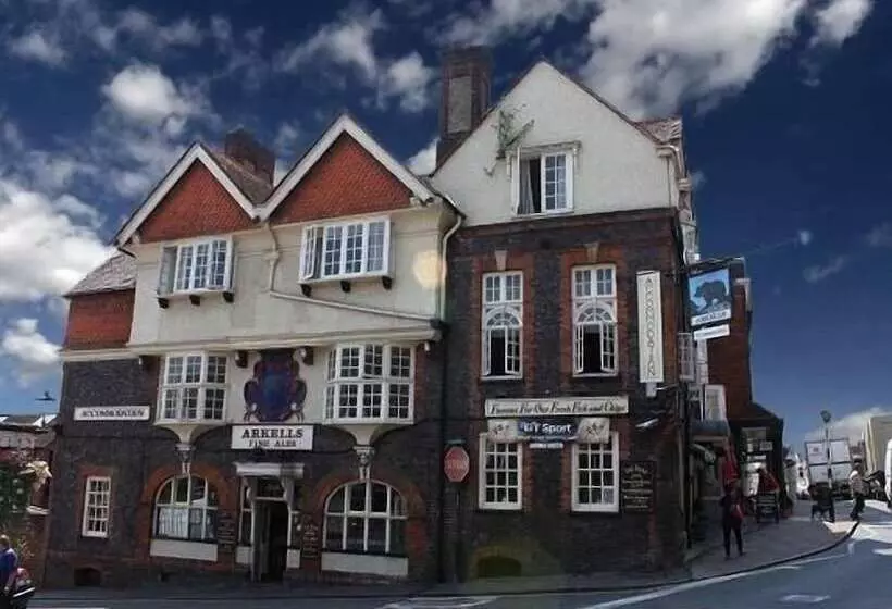 호텔 The Bear Marlborough