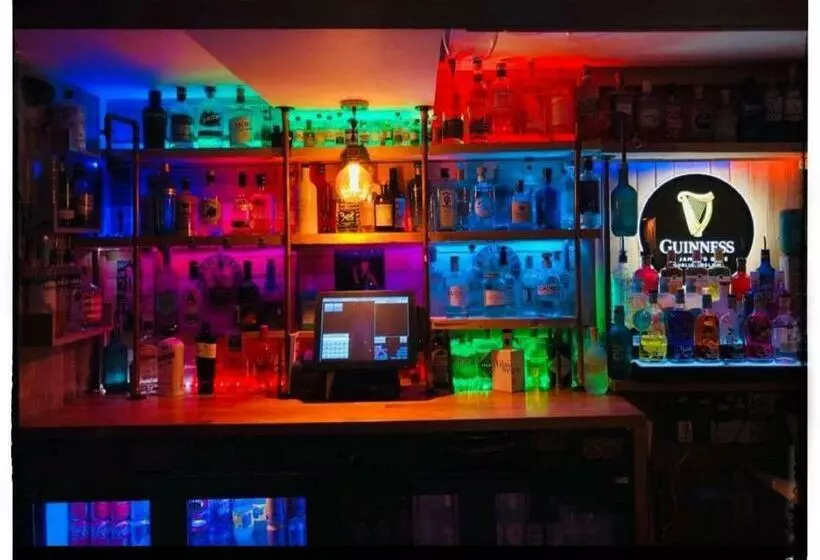 هتل The Blackhorse Accommodation