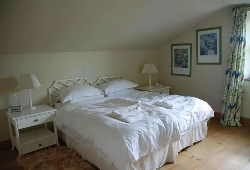 Hotelli The Elephants Nest Inn