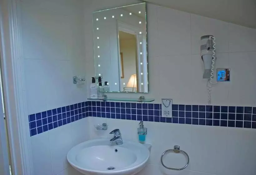 Hotelli The Elephants Nest Inn