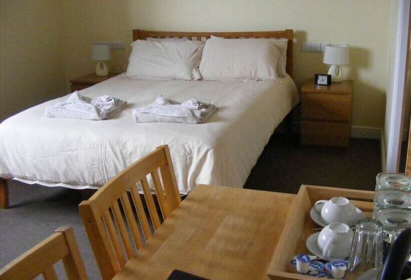 Отель The Lowfield Inn