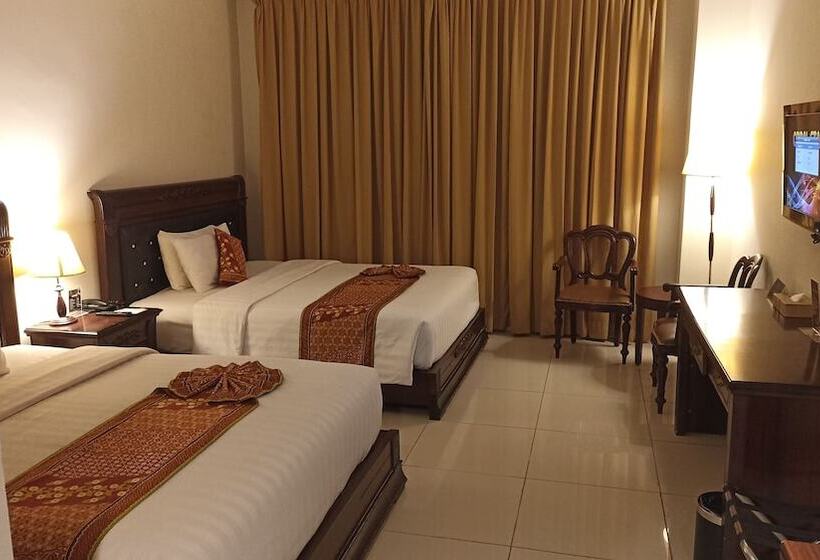 Hotelli The Rich Jogja