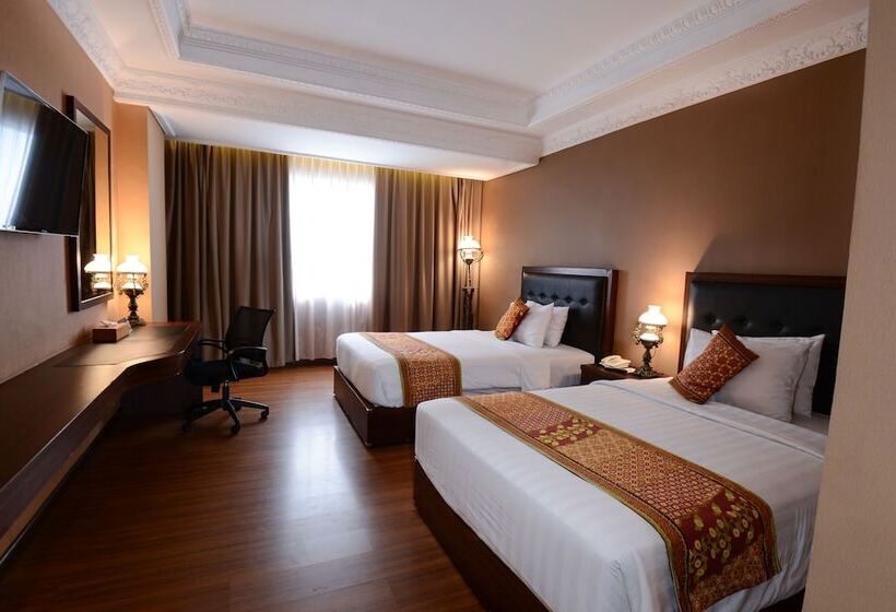 Hotelli The Rich Jogja