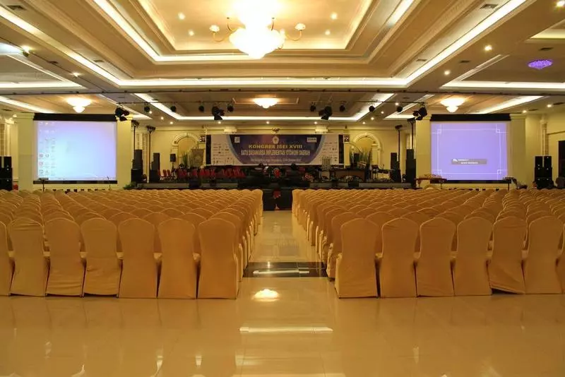 酒店 The Rich Jogja