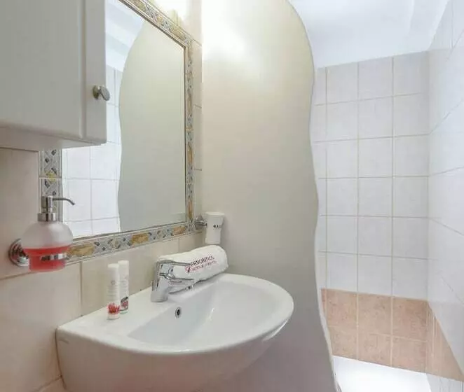 Panormos Hotel And Studios