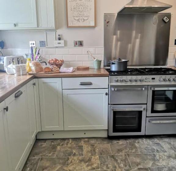 پانسیون Acorn Lodge Harrogate