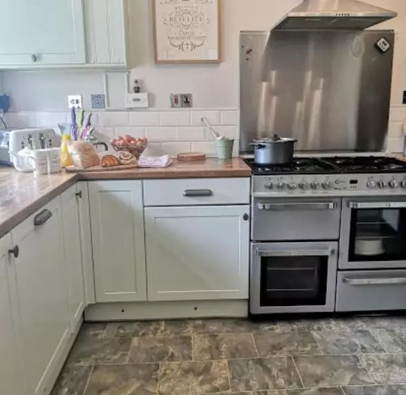 膳宿费 Acorn Lodge Harrogate