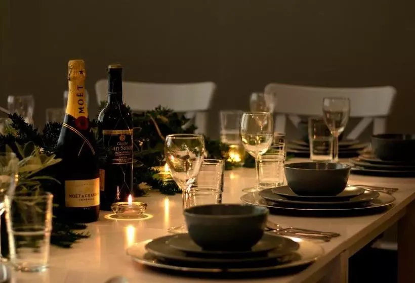 膳宿费 Acorn Lodge Harrogate