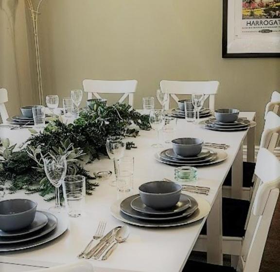 پانسیون Acorn Lodge Harrogate