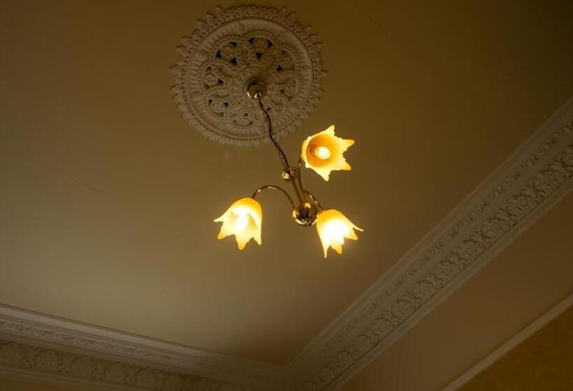 Пансион Arrandale Guest House